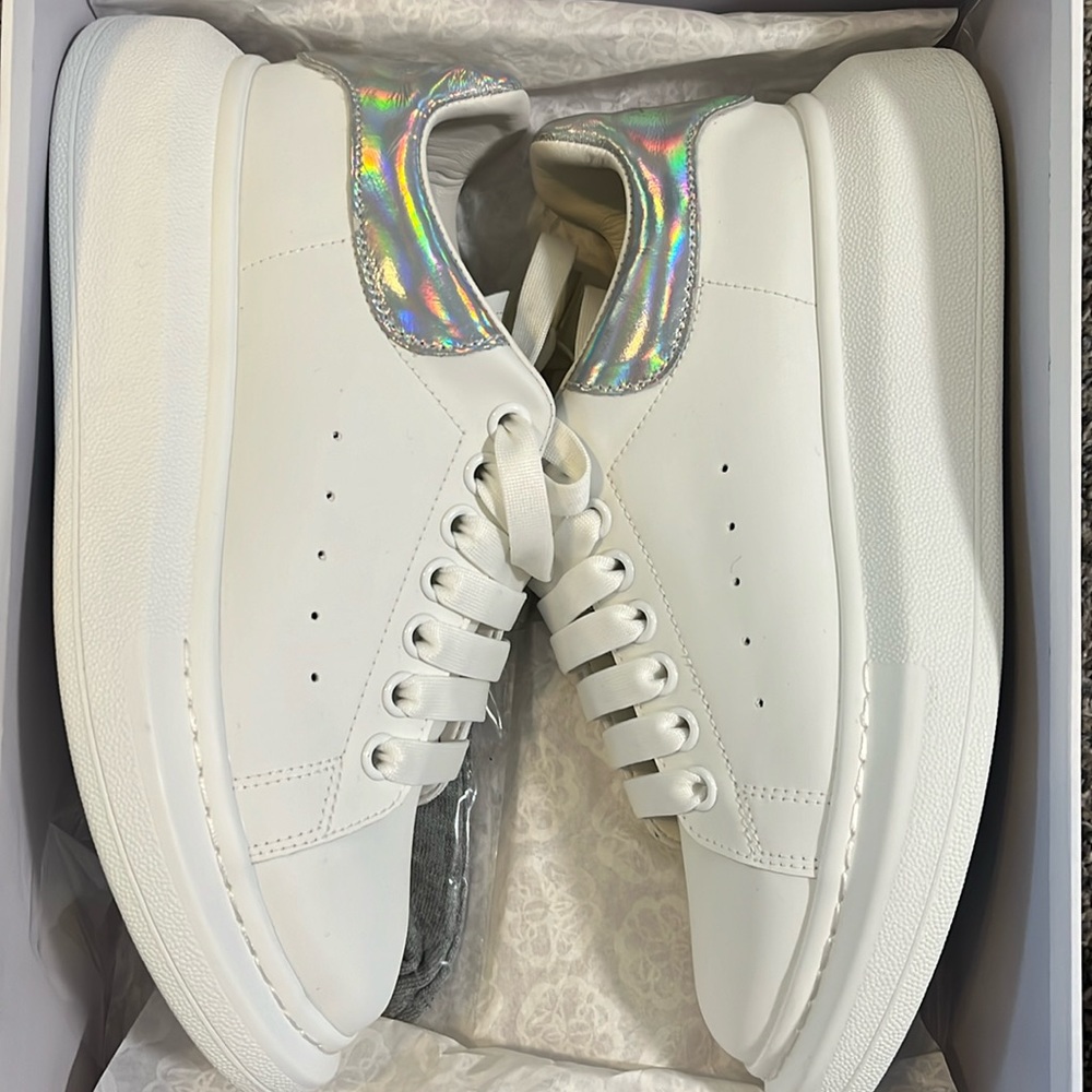 Alexander McQueen - white shoes with reflective rim, size 39 (9 US)